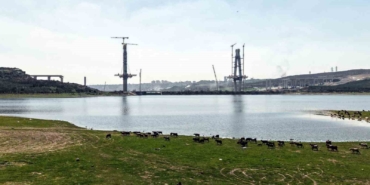 istanbulun-yeni-yuzu-kopru-yukselirken-keciler-merada-jlVTUsrQ.jpg