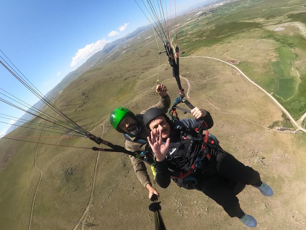 iste farkli yonleri ve adrenalin tutkusuyla icisleri bakani mustafa ciftci portresi 16 dBeO7c4q