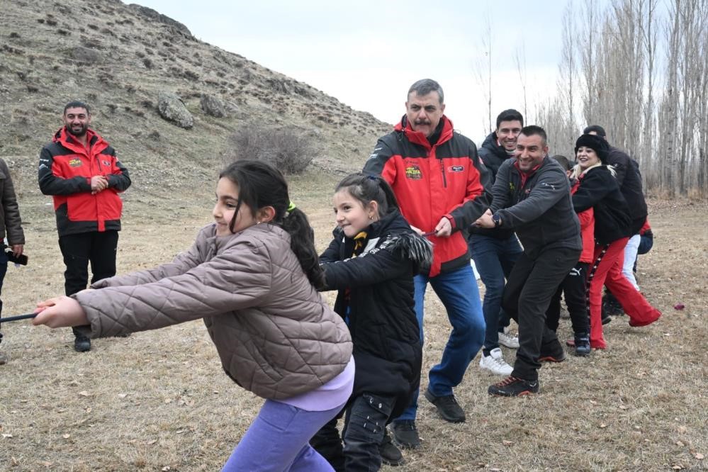 iste farkli yonleri ve adrenalin tutkusuyla icisleri bakani mustafa ciftci portresi 18 sa5maNRt