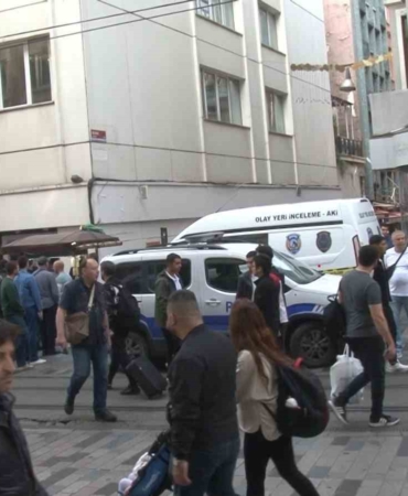istiklal-caddesinde-silahli-kavga-2-yarali-ZZdpq3n7.jpg