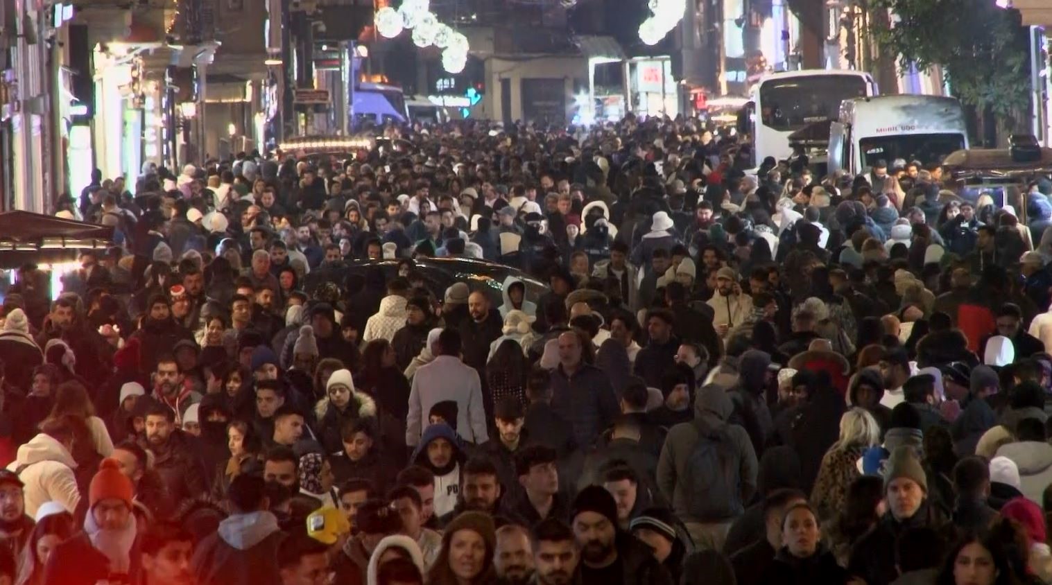 istiklal caddesindeki yogunluk havadan goruntulendi 1 HNjPlM93