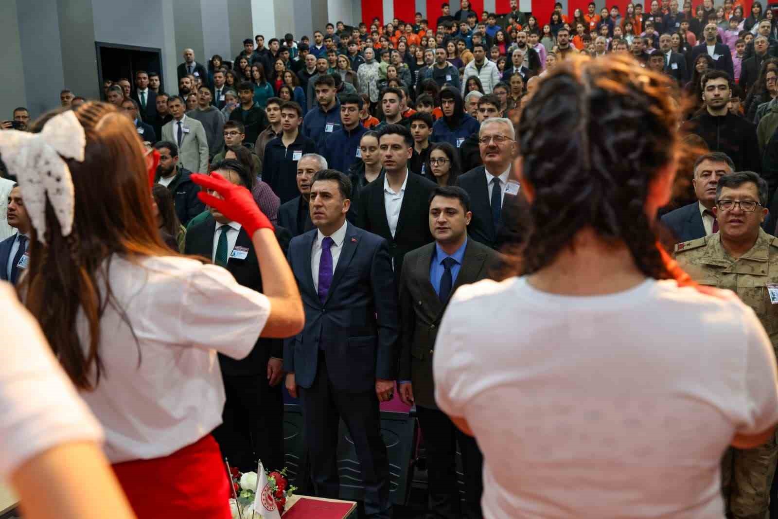 istiklal marsinin 105inci yili tuncelide coskuyla anildi 2 RQNwTpbi