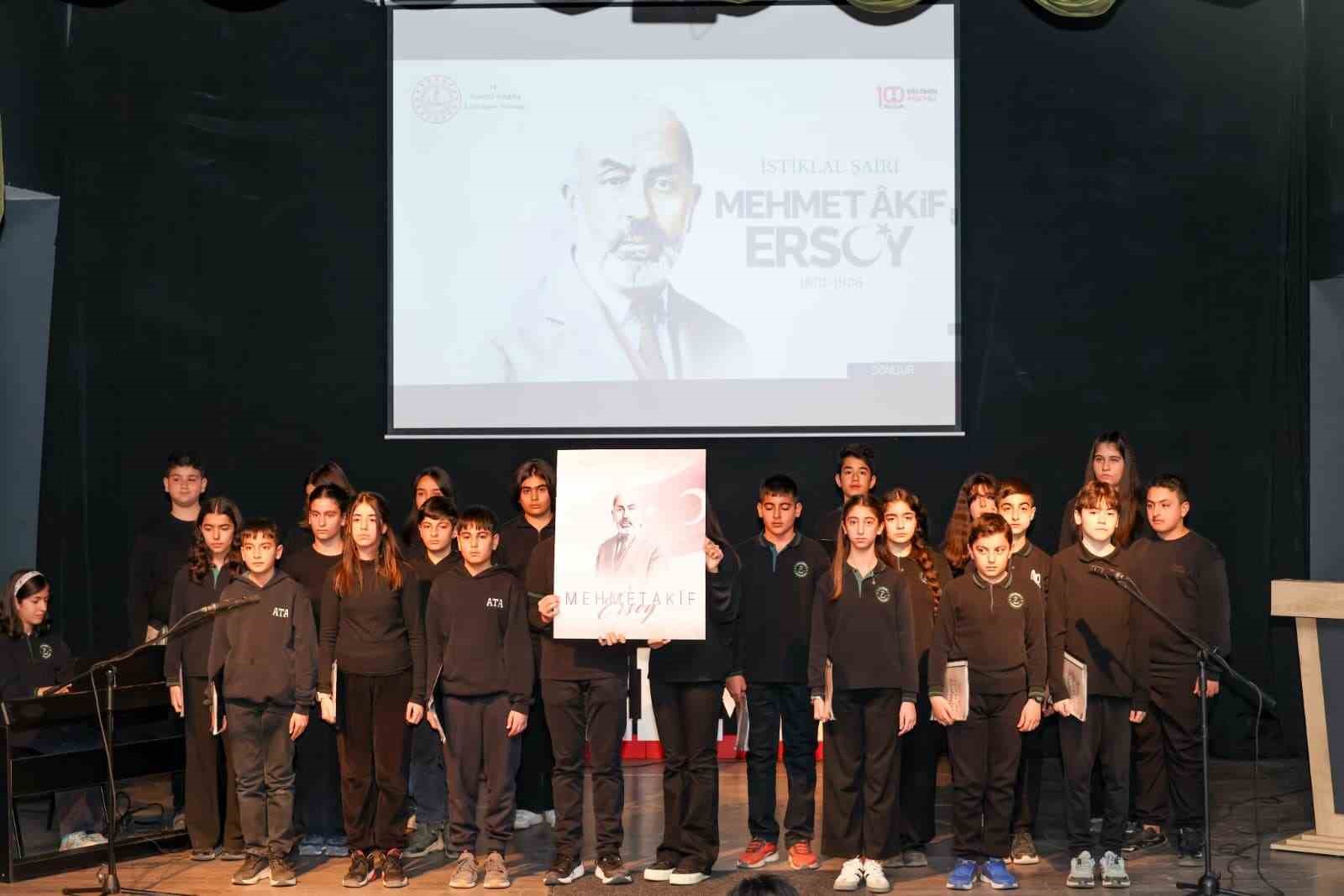 istiklal marsinin 105inci yili tuncelide coskuyla anildi 7 DsLjJ7Tq