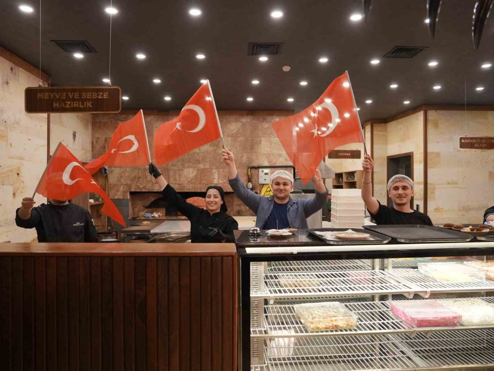 istiklal marsinin yil donumunde duygulandiran surpriz 5 gRQnZchN
