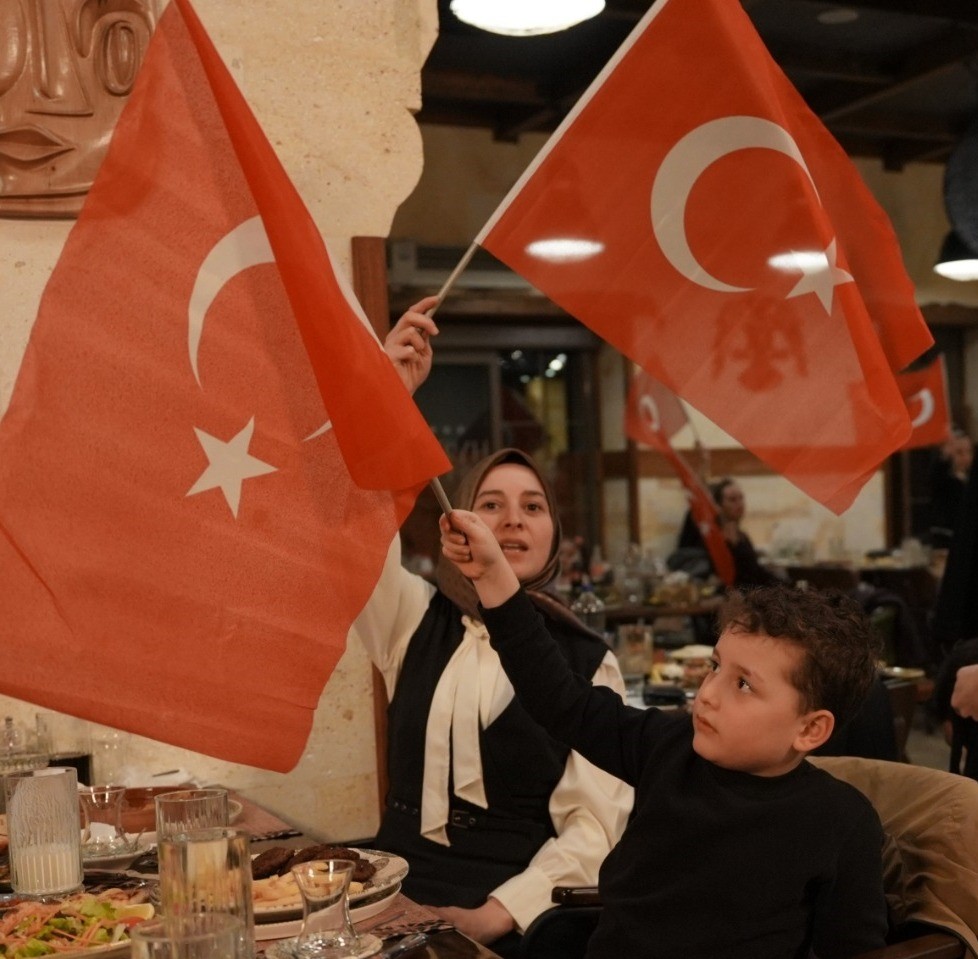 istiklal marsinin yil donumunde duygulandiran surpriz 6 VNRBg6ze