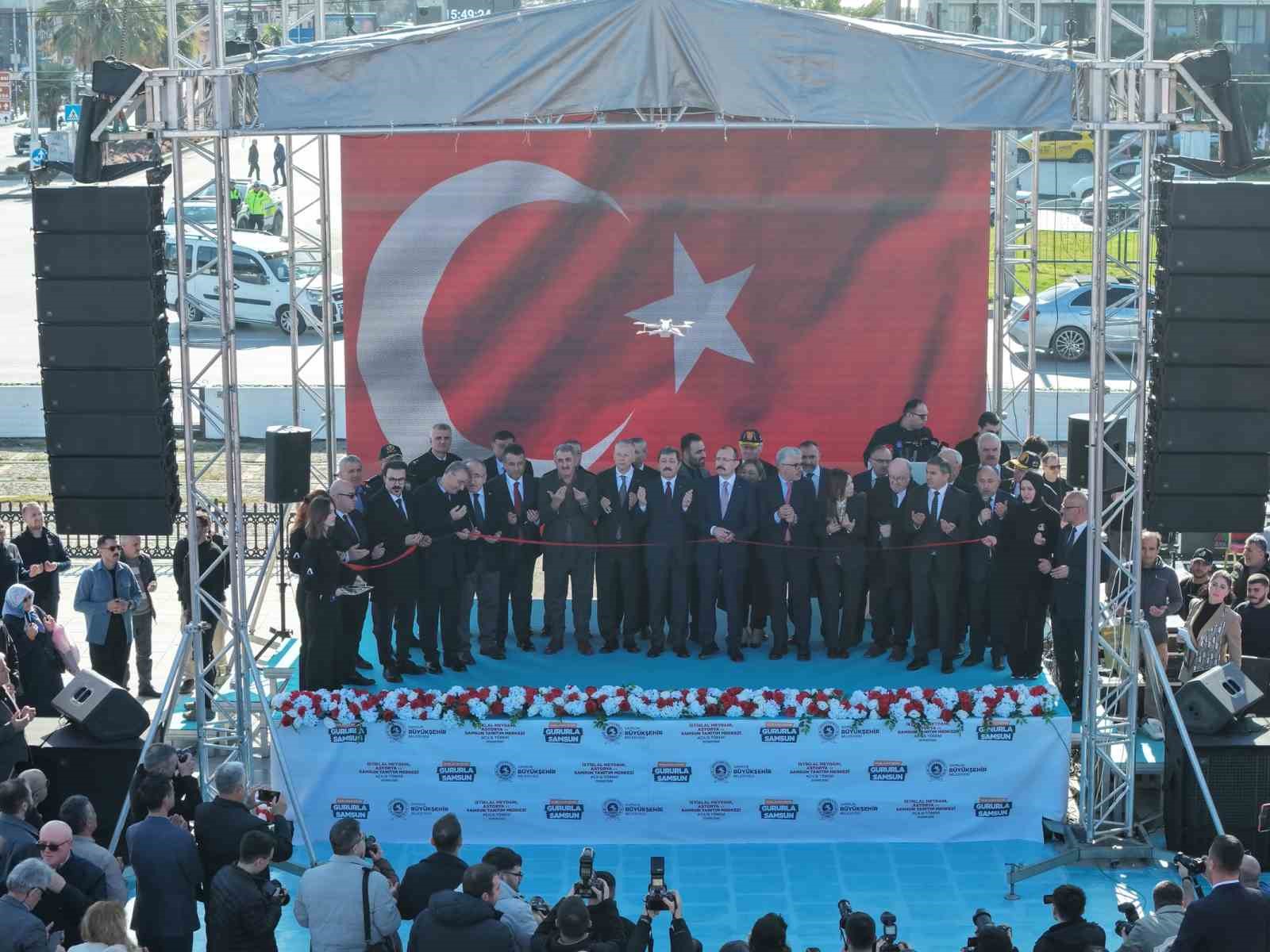 istiklal meydanina gorkemli acilis 1 7pJWInkh
