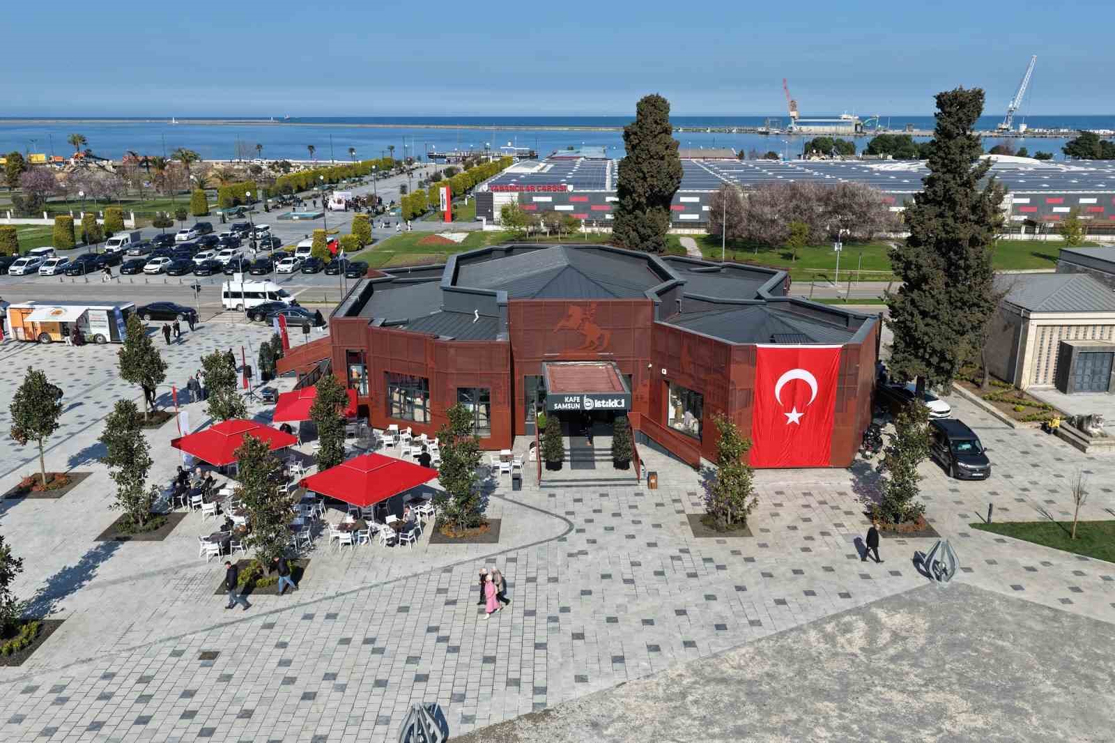 istiklal meydanina gorkemli acilis 2 MAbUNvSN