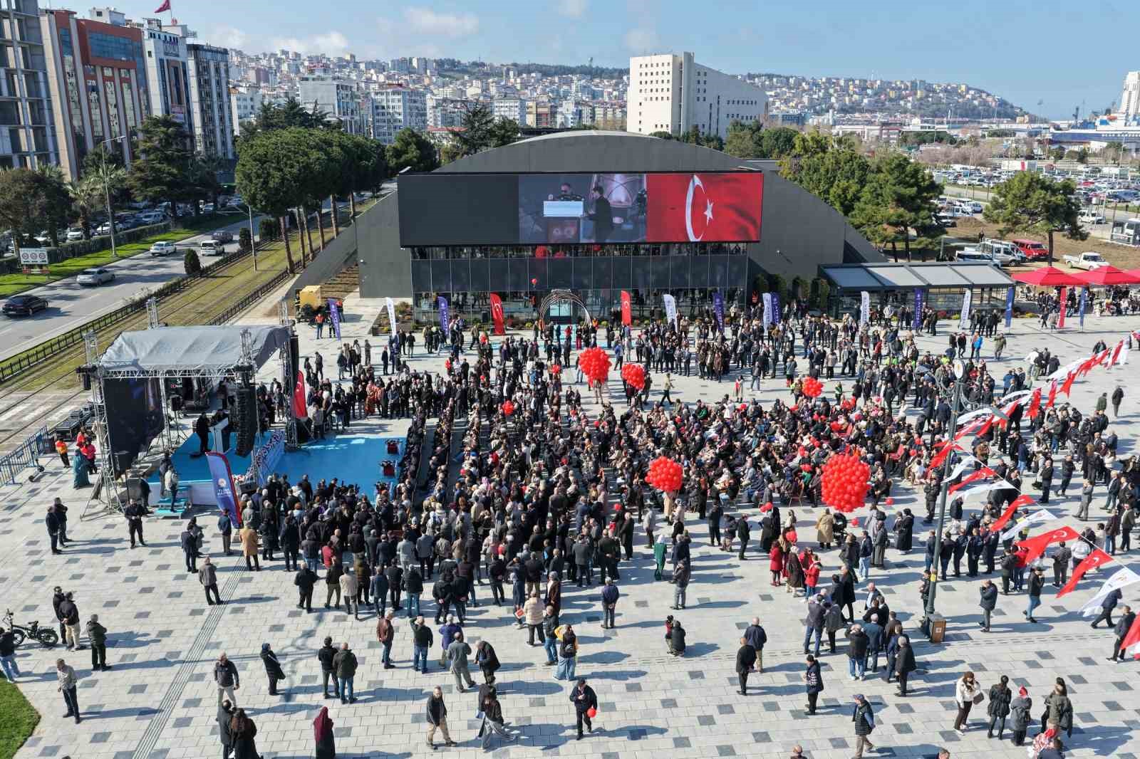 istiklal meydanina gorkemli acilis 4 FVKXYHJt