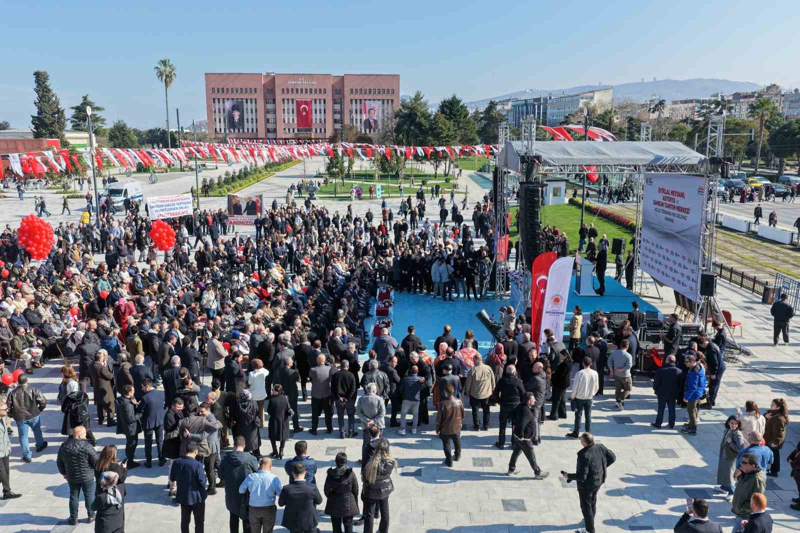 istiklal meydanina gorkemli acilis 5 zTMyu3WB