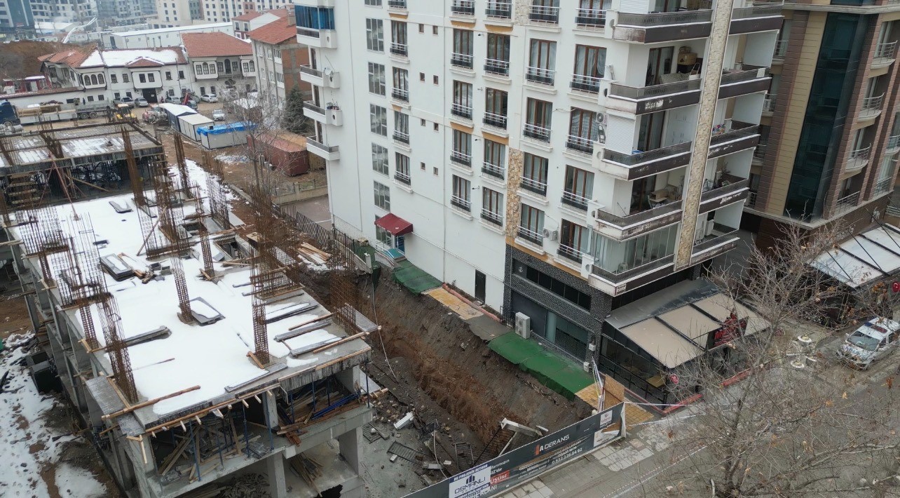 istinat duvari coken bina havadan goruntulendi 0 giZOiq1U