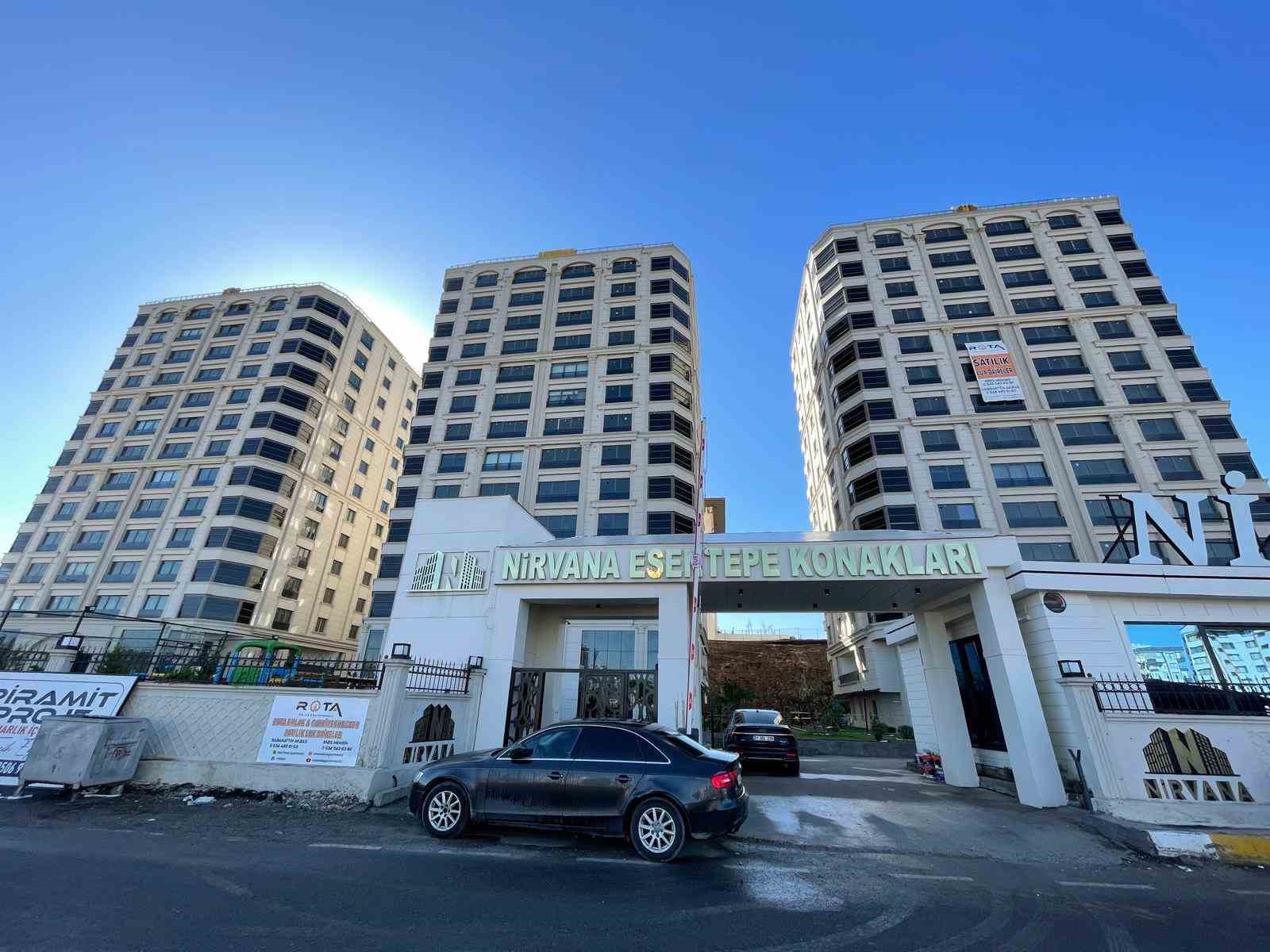 istinat duvari coken sitedeki 4 dairede hasar olustu 4 IdHgweGI