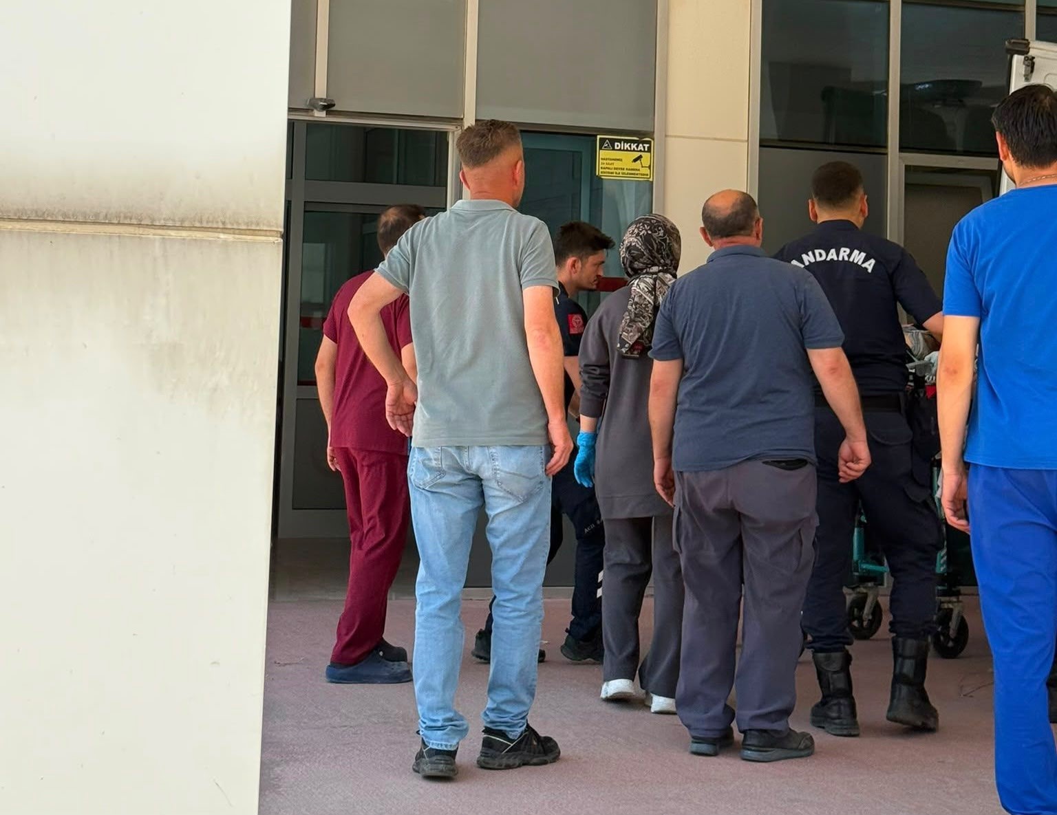 istinat duvarindan duserek agir yaralanan adamdan aci haber 1 a2525uqN