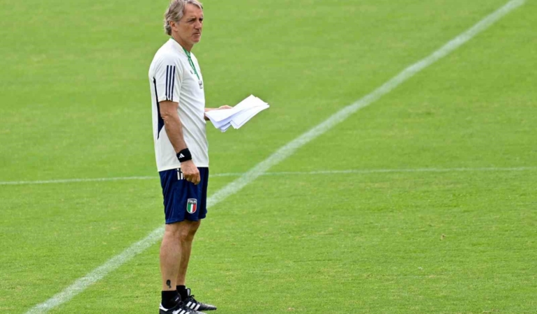 italya-milli-takiminda-ikinci-roberto-mancini-donemi-TLOMLfhk.jpg