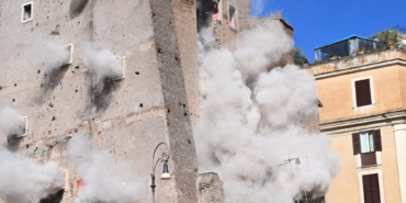 italyada-coken-orta-caga-ait-kule-enkazinda-kalan-isci-hayatini-kaybetti-M4ZnFuOl.jpg