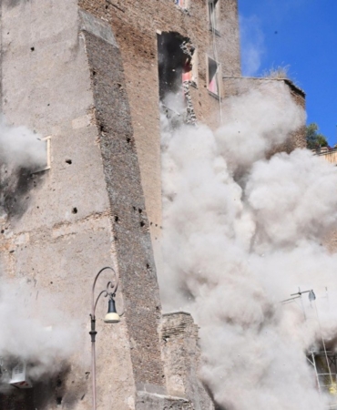 italyada-coken-orta-caga-ait-kule-enkazinda-kalan-isci-hayatini-kaybetti-M4ZnFuOl.jpg