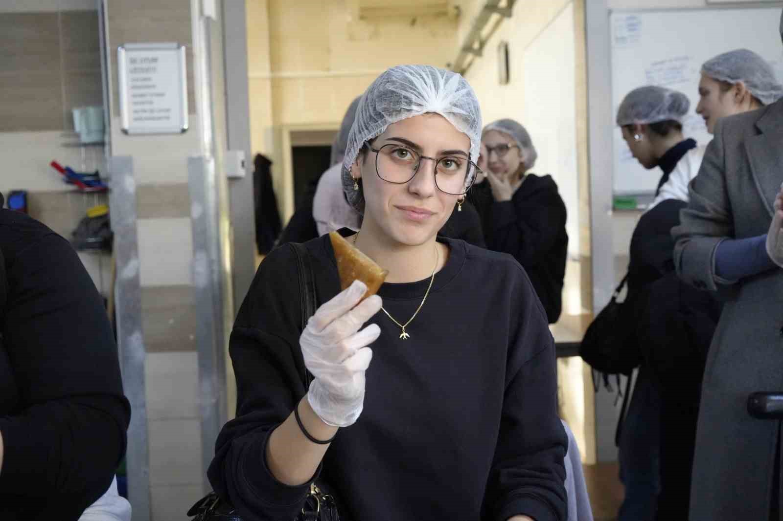 italyan erasmus ogrencileri gumushanede pestil kome ustasi oldu 4 wtZOXfmy