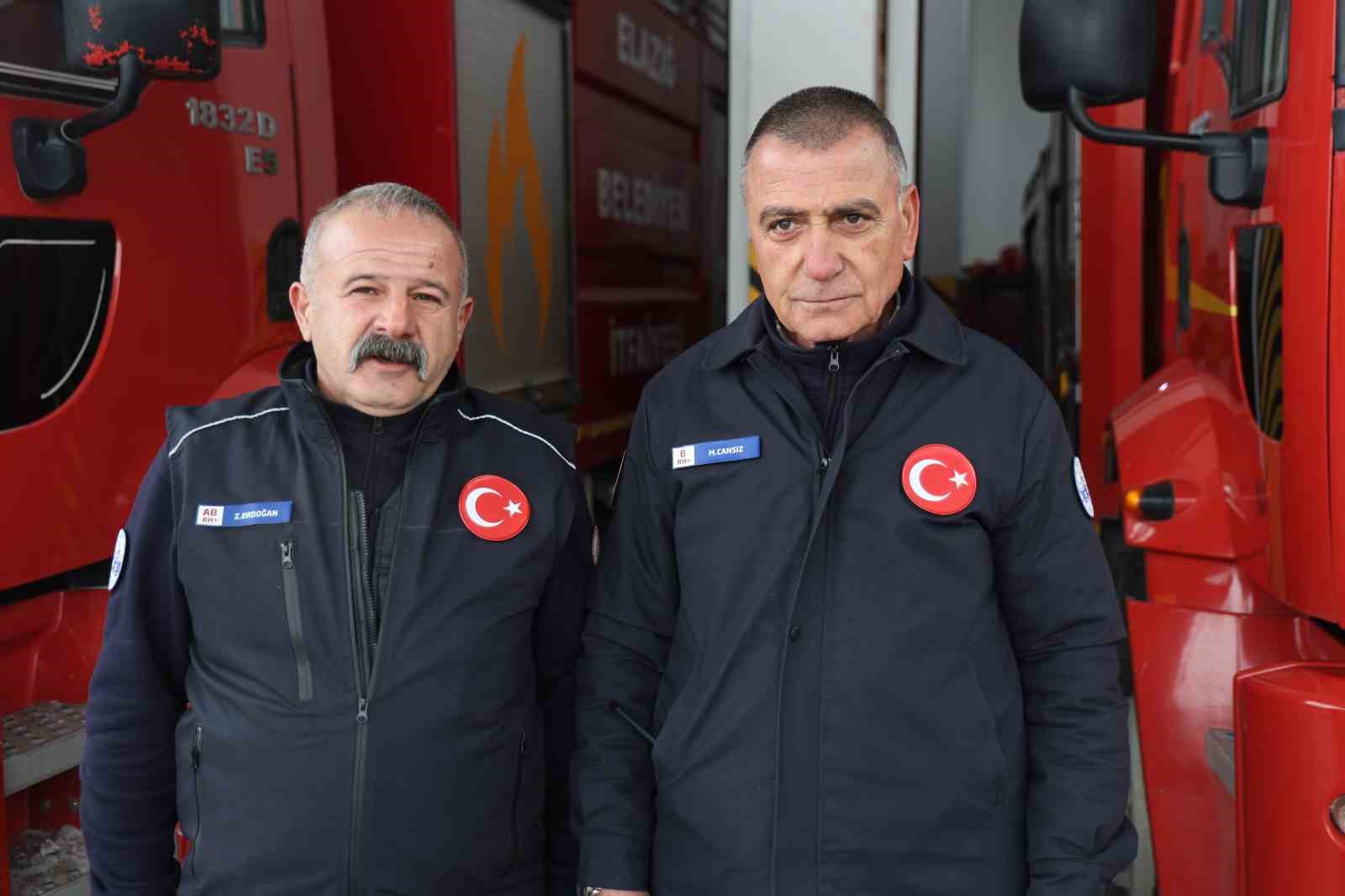 itfaiye cavusu 32 yilin ardindan son telsiz anonsunu yaparak emekli oldu 4 bwHsmnfk