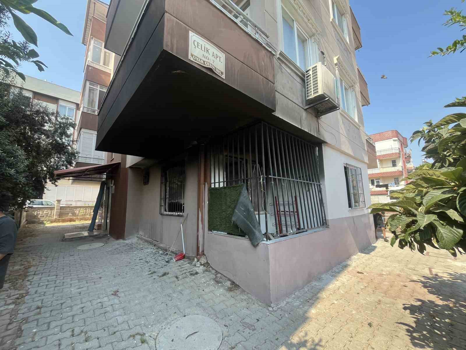 itfaiye erleri yangindan kurtulan cocugu yalniz birakmadi allah cocugumu korumus 7 RHmCAYwN