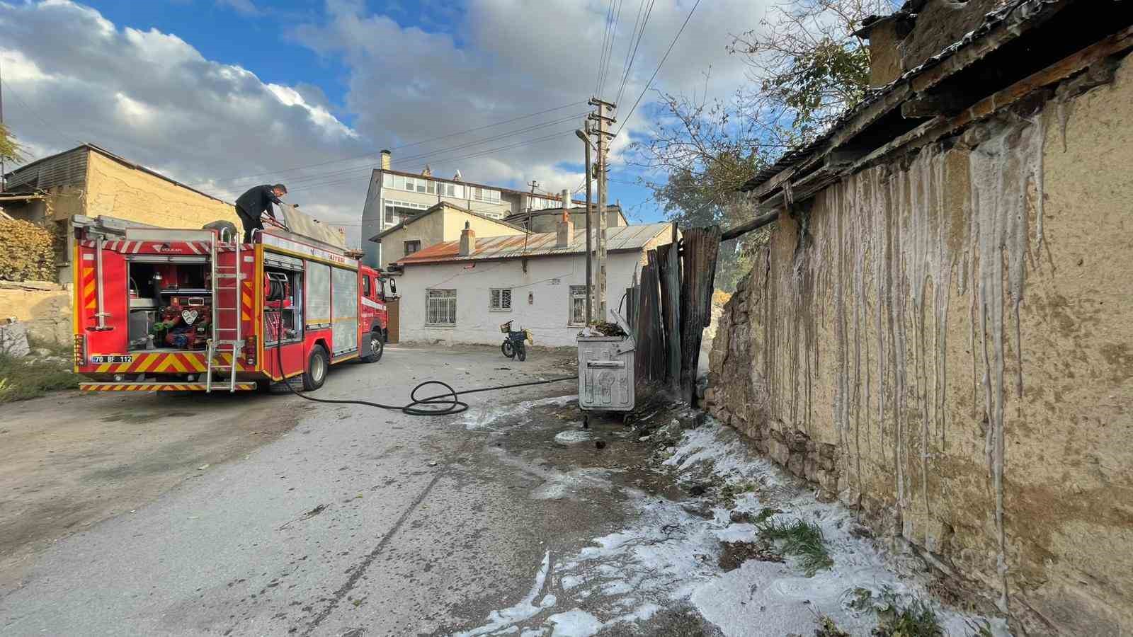 itfaiye evin catisina sicrayan yangini buyumeden sondurdu 2 JiueXePY