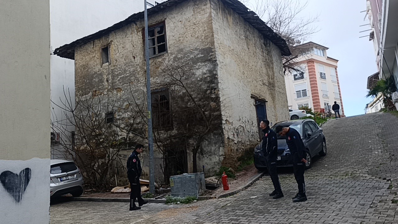 itfaiyeye park engeli itfaiye erleri yangina tuplerle kosarak mudahale etti 1 ZW8BaqsX