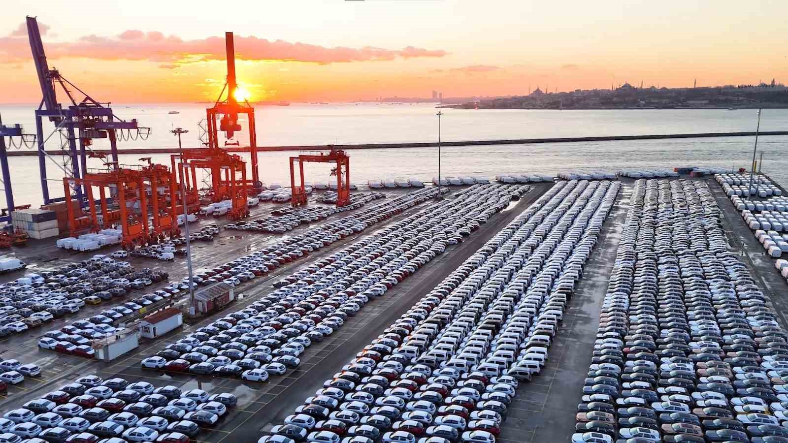 ithal otomobiller haydarpasa limanini doldurdu 0 sDhypKYD