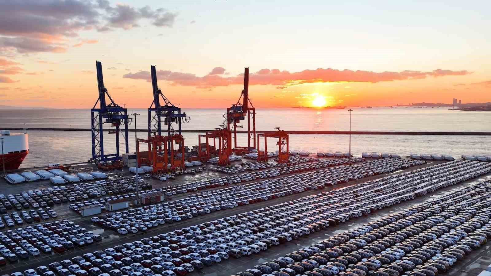 ithal otomobiller haydarpasa limanini doldurdu 1