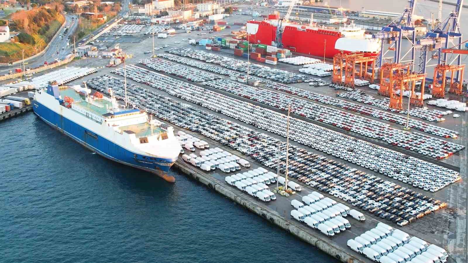 ithal otomobiller haydarpasa limanini doldurdu 5 fed5JvWJ
