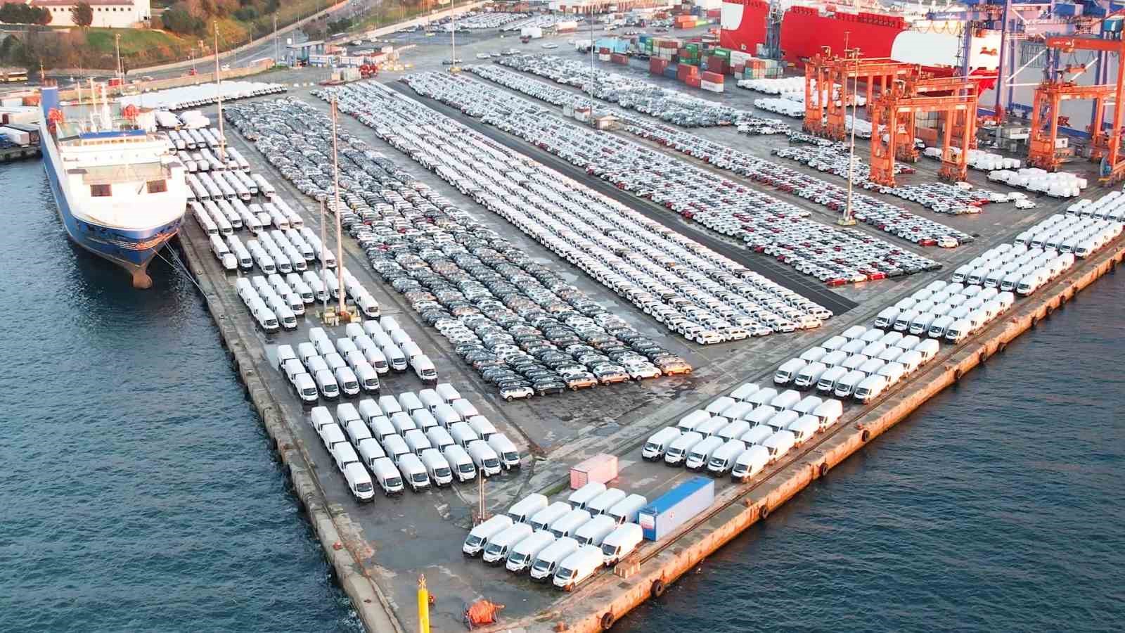 ithal otomobiller haydarpasa limanini doldurdu 6
