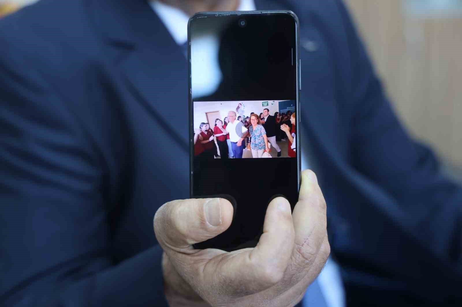 ‘İyi ki gençlere hizmet etmişim’ diyen 42 yıllık öğretmen, mesleğine öğrencilerinin alkışları içerisinde veda etti 8 iyi ki genclere hizmet etmisim diyen 42 yillik ogretmen meslegine ogrencilerinin alkislari icerisinde veda K3P68qls