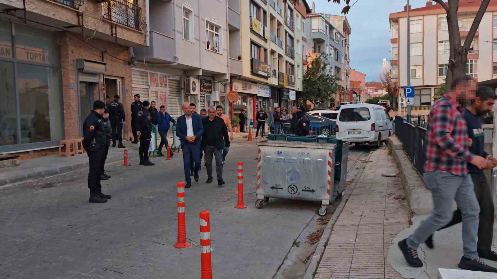 iyi parti ilce baskaninin oglunun olumune iliskin 5 tutuklama 0 pMyaHTZO