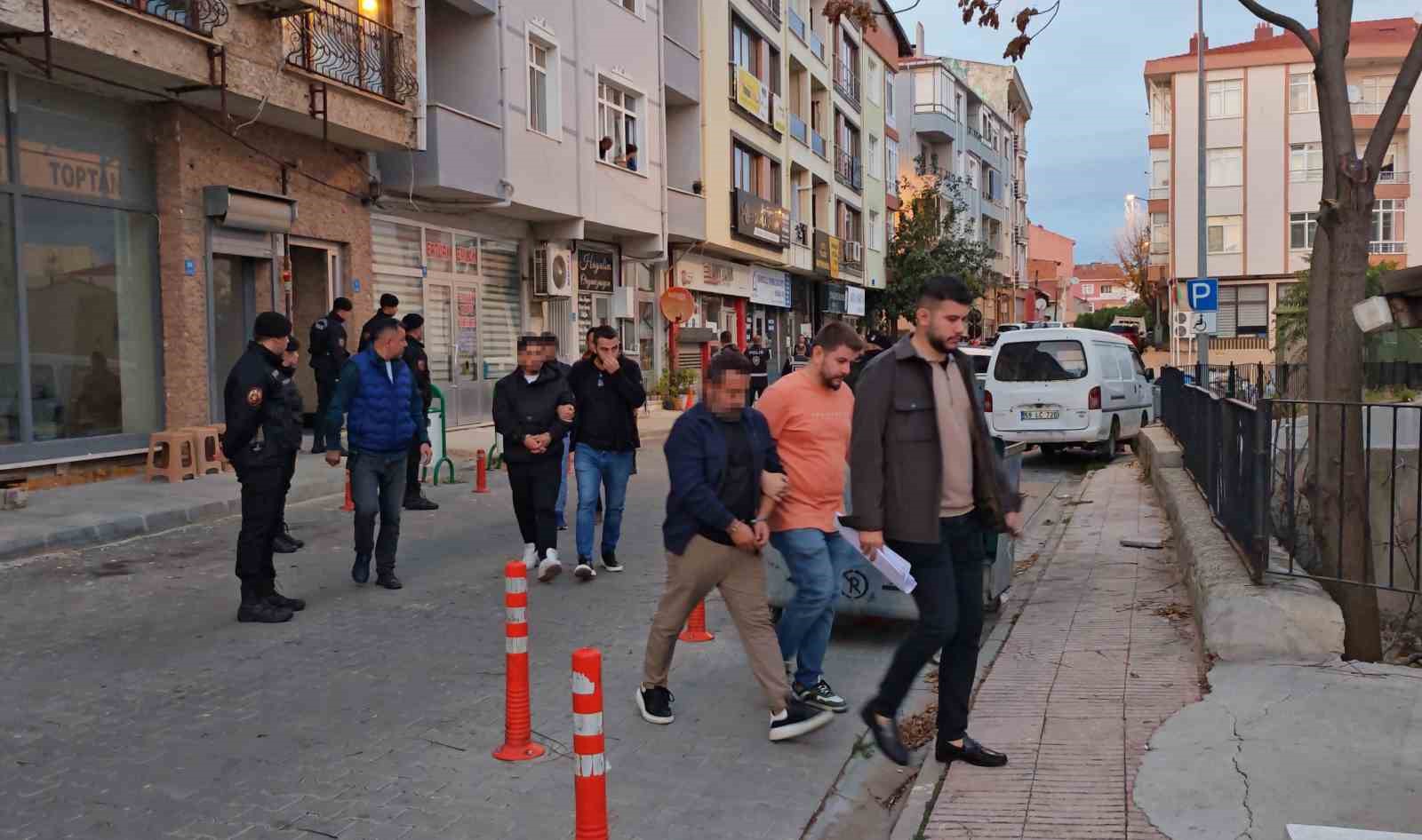 iyi parti ilce baskaninin oglunun olumune iliskin 5 tutuklama 2 Oj8Zk746
