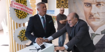 iyi-parti-kongresinde-gergin-anlar-kursuyu-bile-devirdiler-15XwyOhg.jpg