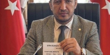 iyi-parti-turgutlu-ilce-baskani-seyhan-istifa-etti-F9ZCFvuN.jpg