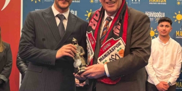 iyi-partili-baskan-istifa-etti-tVYw9kiS.jpg