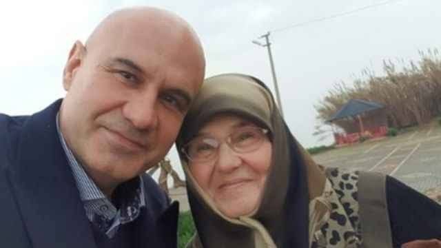 iyi partili turhan comezin aci gunu annesi ikbal comez hayatini kaybetti 0 egDvq1i1