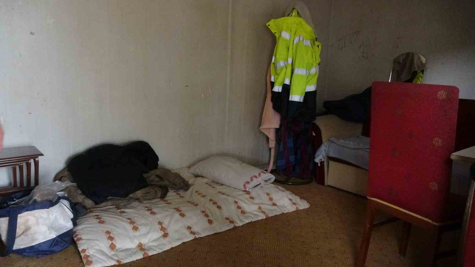 iyiligi hayatini altust etti hem yarim milyon lira borclandi hem de evden kovuldu 2 XvUwIPfH