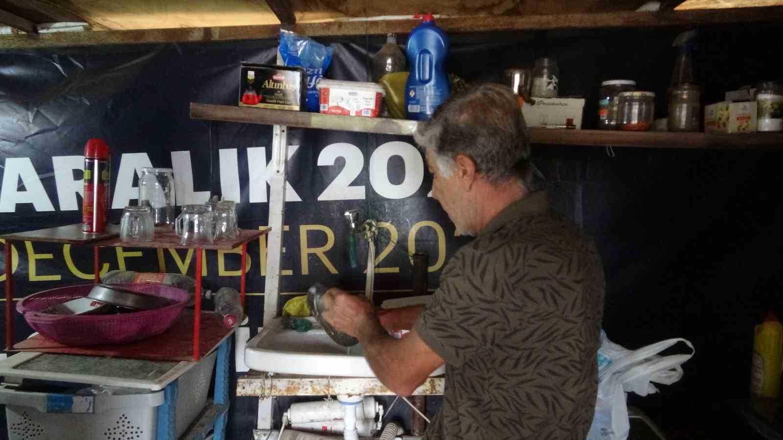 iyiligi hayatini altust etti hem yarim milyon lira borclandi hem de evden kovuldu 5 uzanapyv