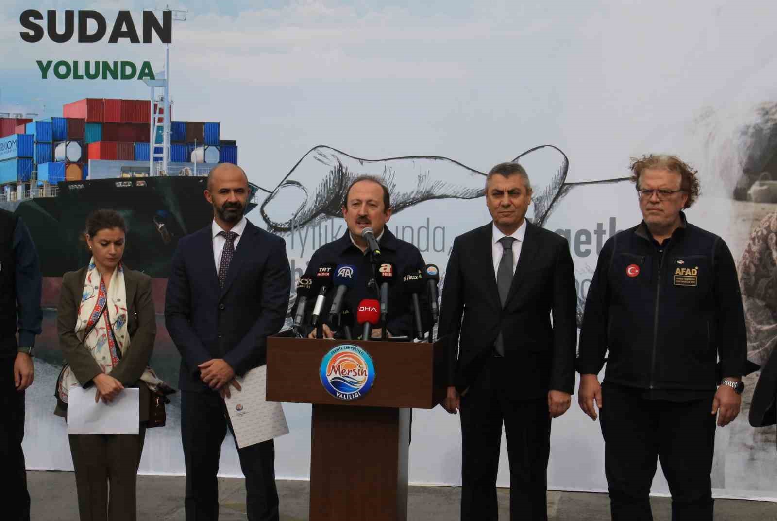 iyilik gemisi mersinden sudana ugurlandi 4 fGBmCCdR