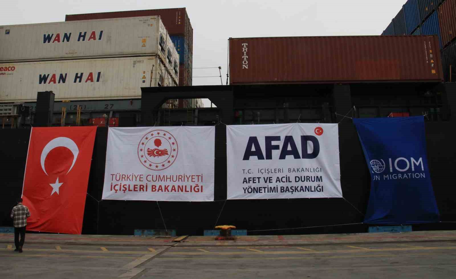 iyilik gemisi mersinden sudana ugurlandi 5 J4EZlQut
