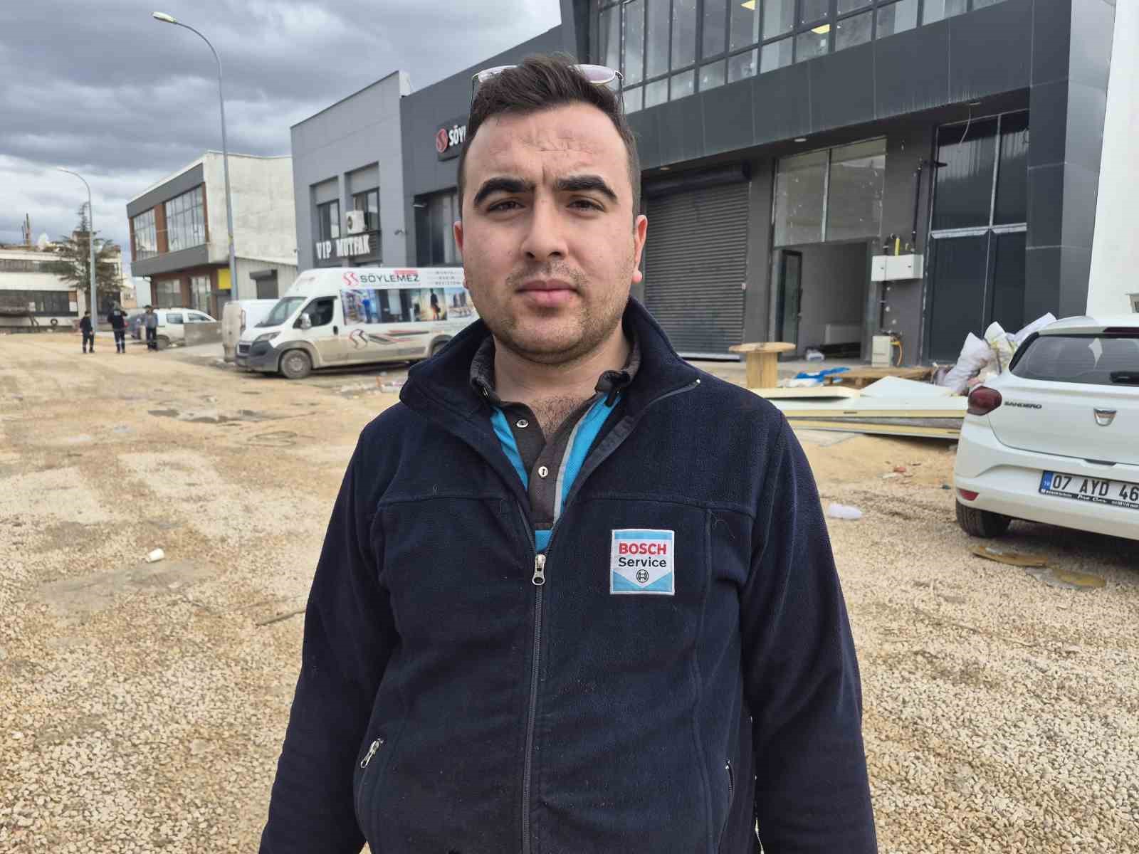 izahi olmayan seyin mizahi oldu surekli gole donen sokakta balik tutmaya basladilar 11 dRTSKrU1