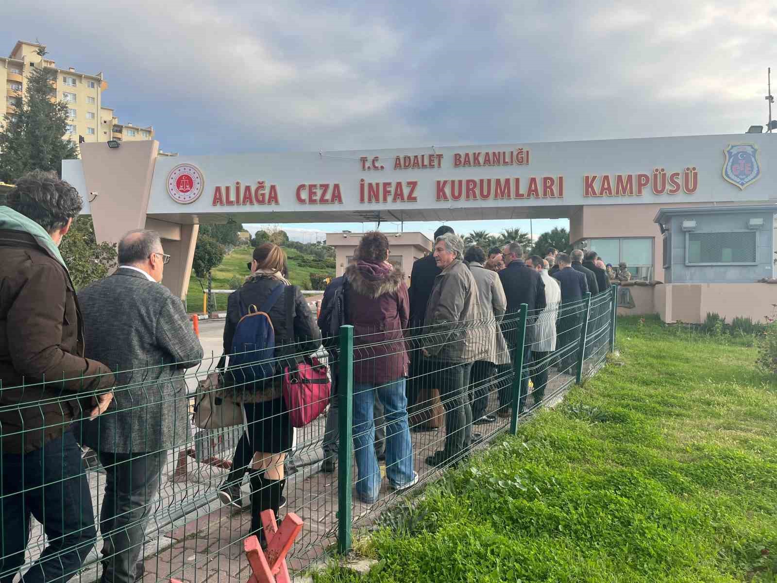 izbeton kooperatif davasinda tunc soyer ve diger saniklar hakim karsisinda 1 SCztMyh4