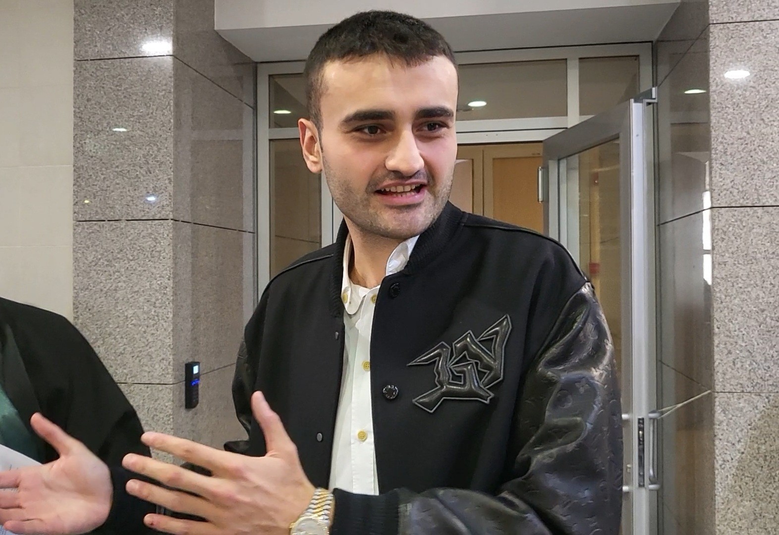 izinsiz insaat yaptirdigi iddiasiyla 5 yila kadar hapsi talep edilen czn buraka beraat 0 63CkLkpa