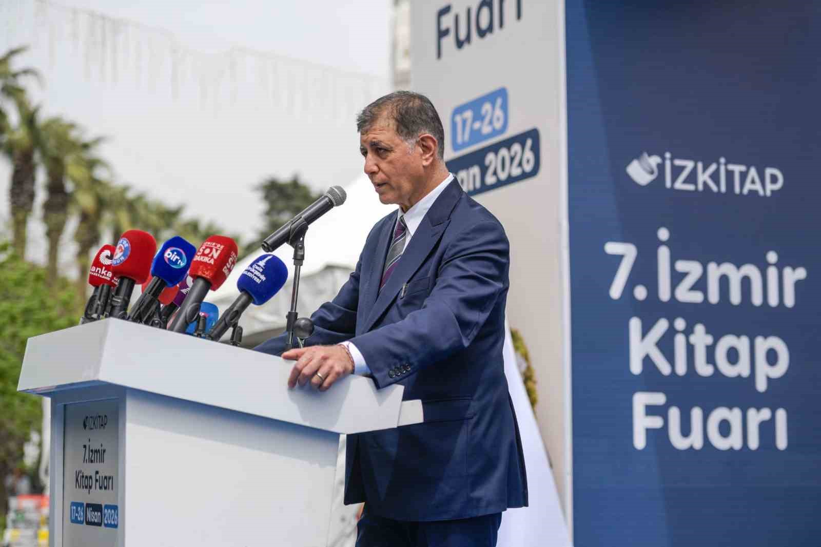izkitap 7 izmir kitap fuari kapilarini acti 5 yMlRa2Lh