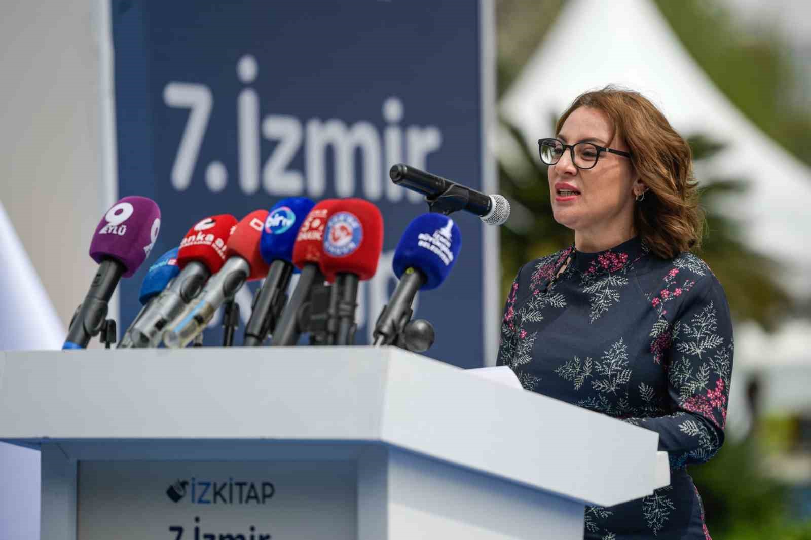izkitap 7 izmir kitap fuari kapilarini acti 9 WOKZ7K6q