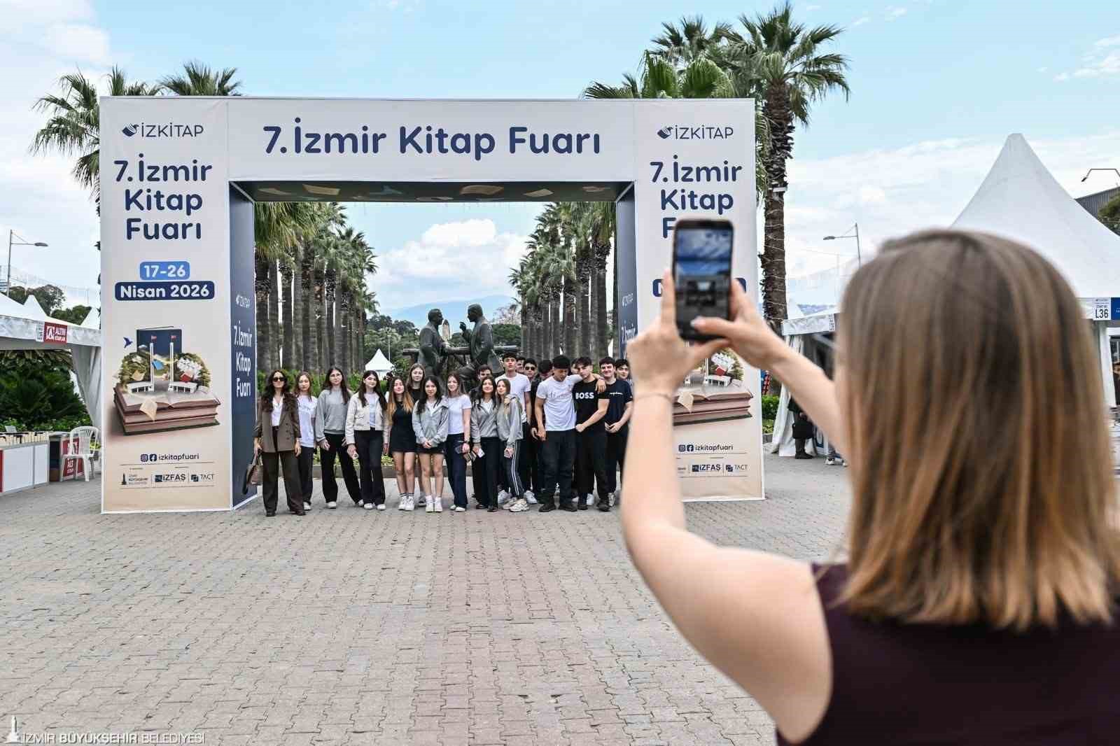 izkitapta bilim ve edebiyat bulusuyor 0 7OP6XuQE
