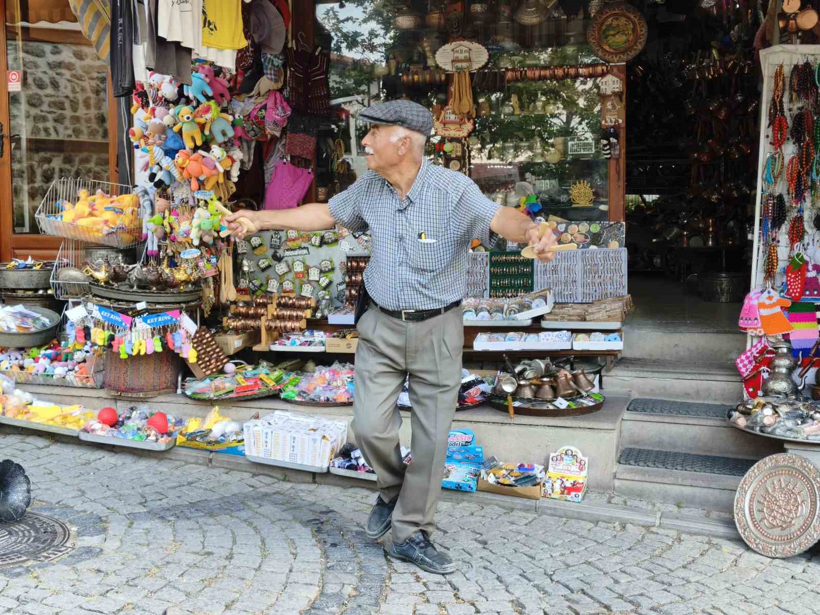 izlanda basbakani frostadottire kasik havali karsilama sosyal medyada gundem oldu 0 C1y5NsVX