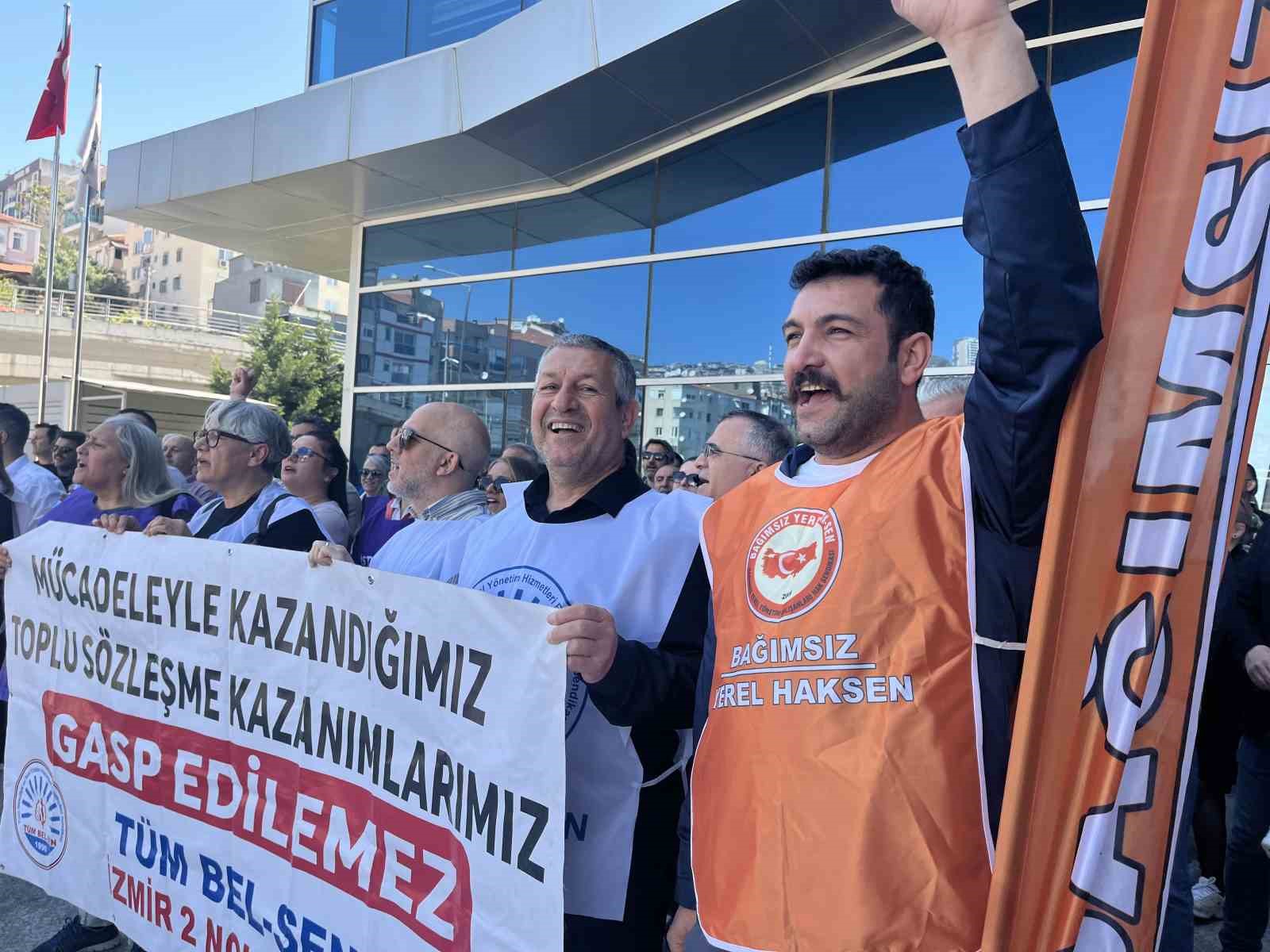 izmir belediyelerinde maas krizi 3 ilcede memurlar is birakma eyleminde 0 7RMUX9uW