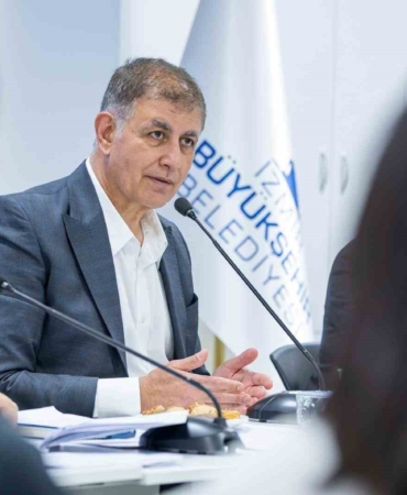 izmir-buyuksehir-belediye-baskani-cemil-tugay-chpden-istifa-etti-vJrATpBm.jpg