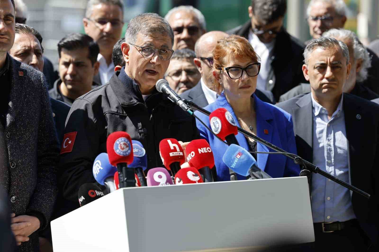 izmir buyuksehir belediye baskani tugay bu sehir oldu bittilerle teslim edilemez 1 kdZNnM3r