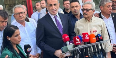 izmir-buyuksehir-belediye-baskani-tugay-chp-meclis-grubuyla-olaganustu-toplandi-9UTzW6zn.jpg